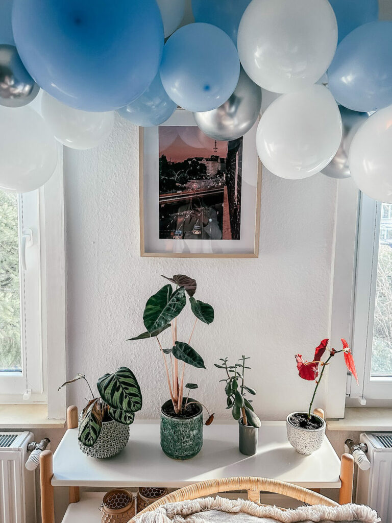 Blog Martha Klose Babyparty Spiele Luftballons Dekoration blau weiß